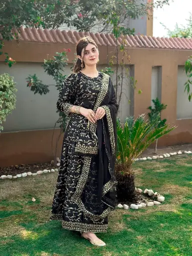 Embroided lehnga